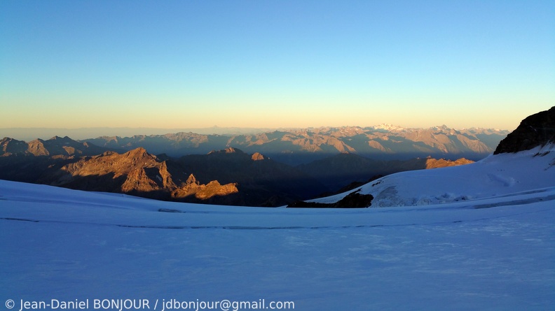 Vue vers le sud, au loin Monte Viso et Gran Paradiso 2016-08-23 119.jpg