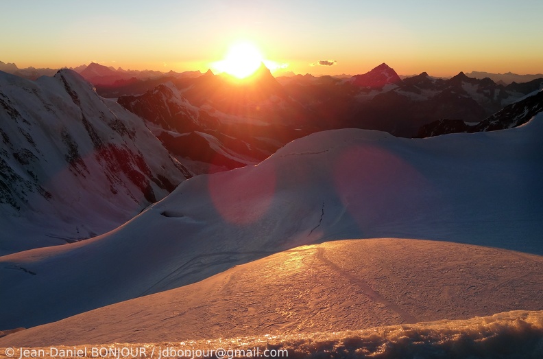 Depuis la Cabane Margherita (4553), coucher de soleil derrière le Cervin 2016-08-24 415.JPG