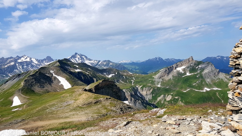 Depuis le Col de la Croix du Bonhomme (2443), vue sur la Crête des Gittes 2020-07-10 124b Cty.jpg