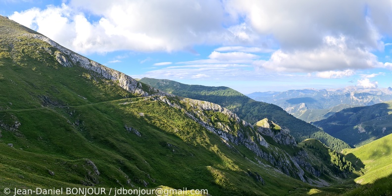 Col des Seigneurs (2111m), vue vers le sud 2021-07-19 721.jpg