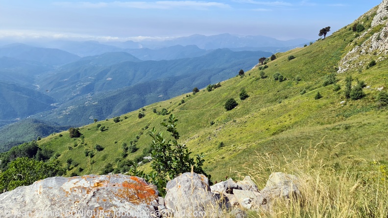 En-dessous du Passo di Fonte Dragurina, vue vers le sud 2021-07-21 829.jpg