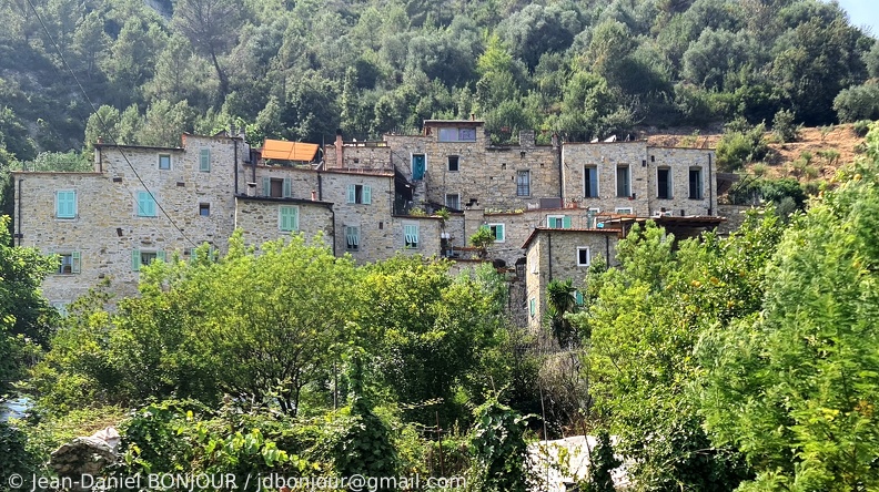 Écovillage de Torri Superiore (100m) 2021-07-23 906.jpg