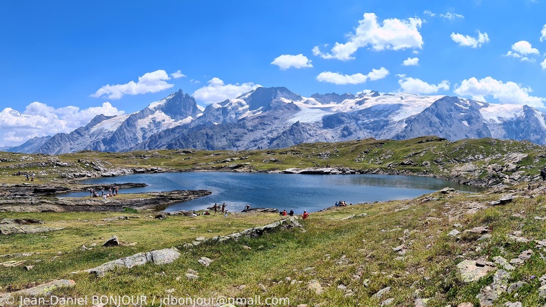 Le Lac Noir (2430) sur le plateau d'Emparis, avec massif de la Meije (3973) 2022-07-17 477.jpg