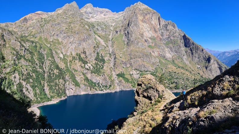 Descente sur le Lac du Lauvitel (1510) 2022-07-15 387.jpg