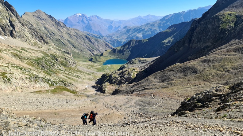 Depuis le Col de la Muzelle (2613), vue au nord vers le Lac de la Muzelle 2022-07-13 319.jpg