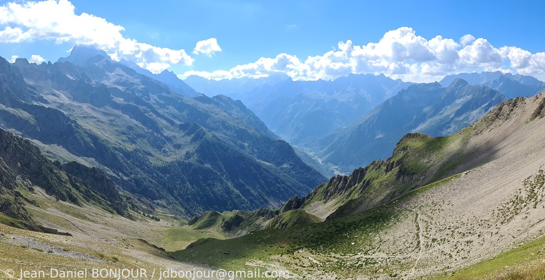 En-dessous du Col de la Vaurze, vue vers l'est (d'où l'on vient) 2022-07-11 260.jpg
