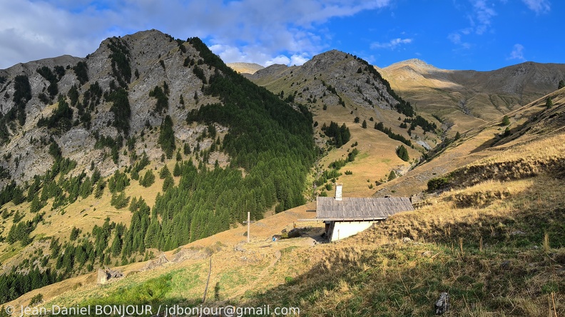 Chapelle de la Montette (~1940) au-dessus de Le Roux 2022-07-29 468.jpg