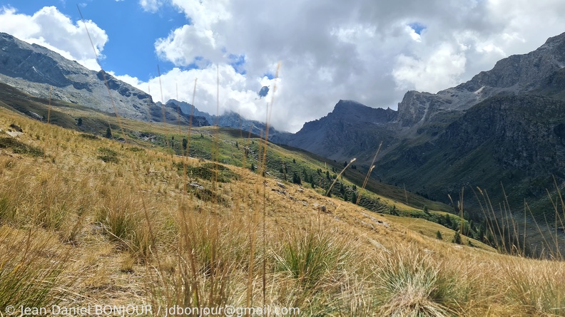 En-dessous du Refuge du Viso, vue arrière vers le sud-est 2022-07-27 418.jpg
