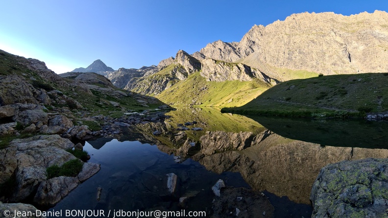 Reflets matinaux sur le Lago Lungo (2350) en-dessous du Rifugio Granero 2022-07-26 264.jpg