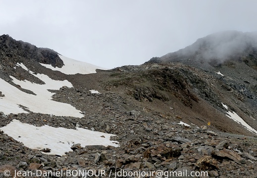2024-08-03 018 Schwarzhorn dans nuages