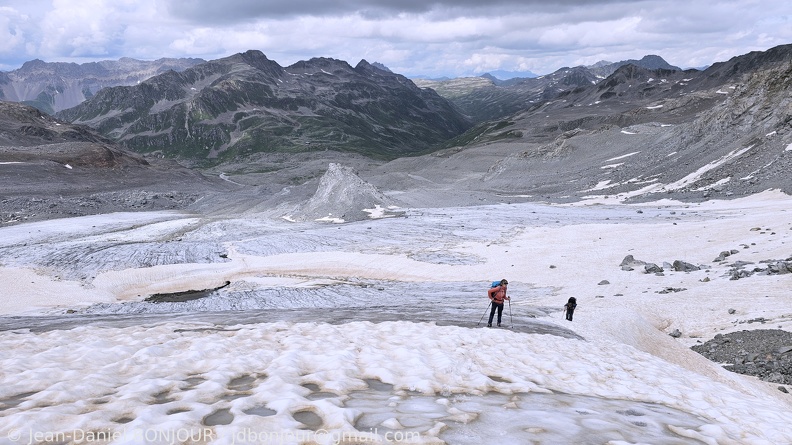 Vue arrière depuis glacier de Porchabella en direction de la Kesch-Hütte 2024-08-04 115.jpg